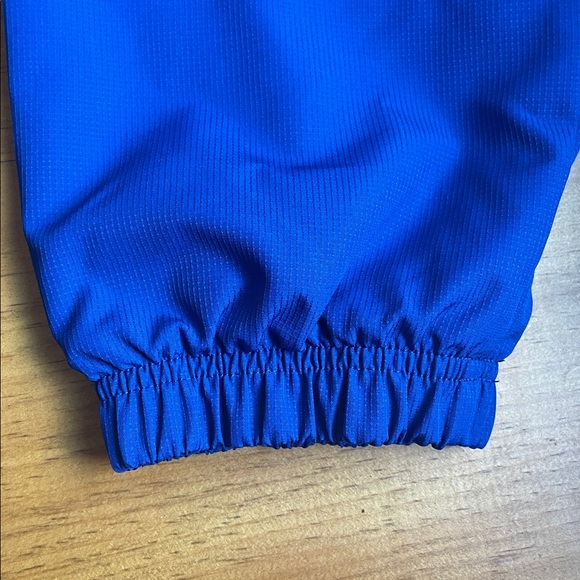 Under Armour Royal Blue and Black Pullover - Picture 8 of 9